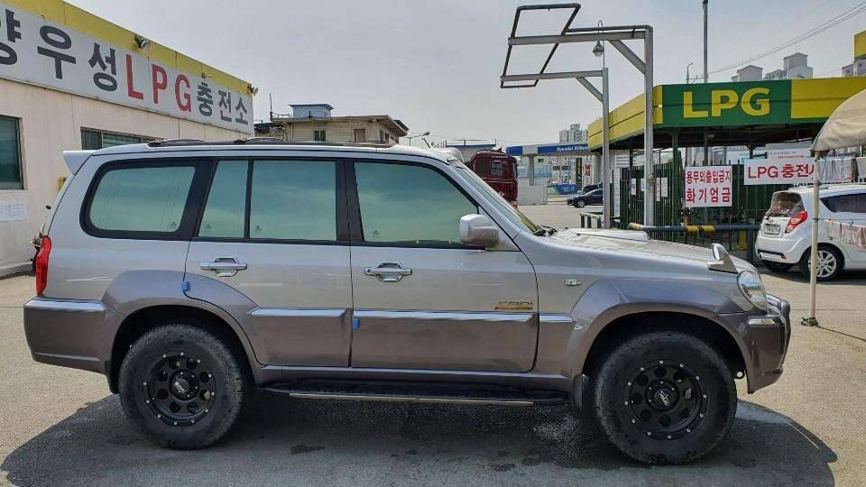 낚시오지 캠핑에 적합한 차량을 팔아 봅니다 가격 조정 재업 합니다 (중고장터 - 비낚시용품)