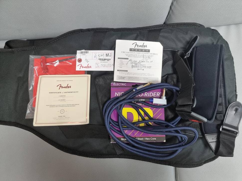 Fender 베이스기타 팝니다 (중고장터 - 비낚시용품)