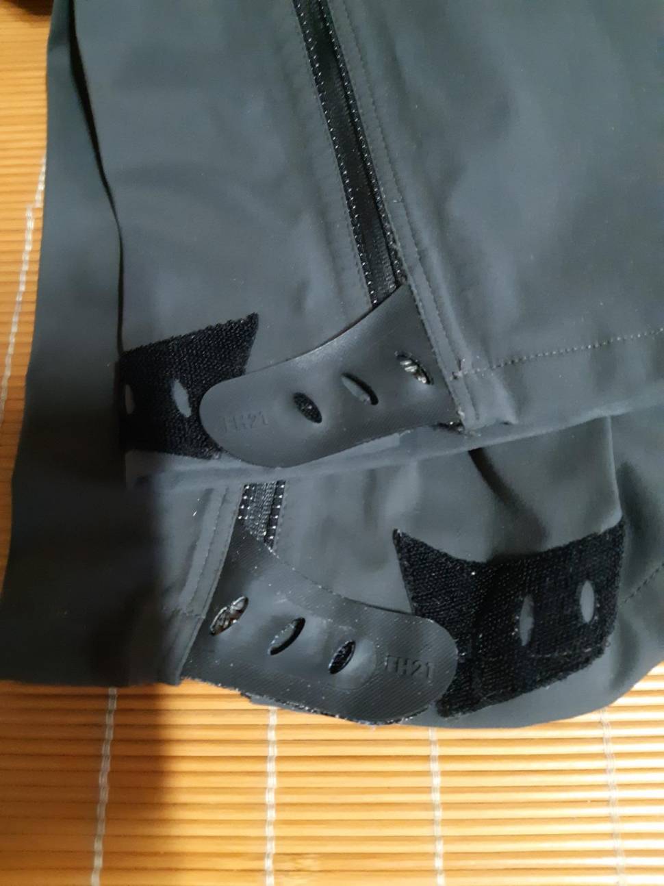 고어텍스 낚시복 하의 XL 3234 (중고장터 - 비낚시용품)