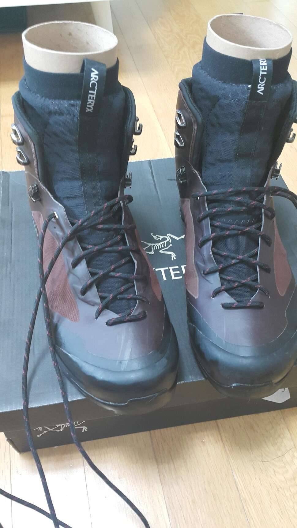 아크테릭스 보라 미드 GTX (중고장터 - 비낚시용품)