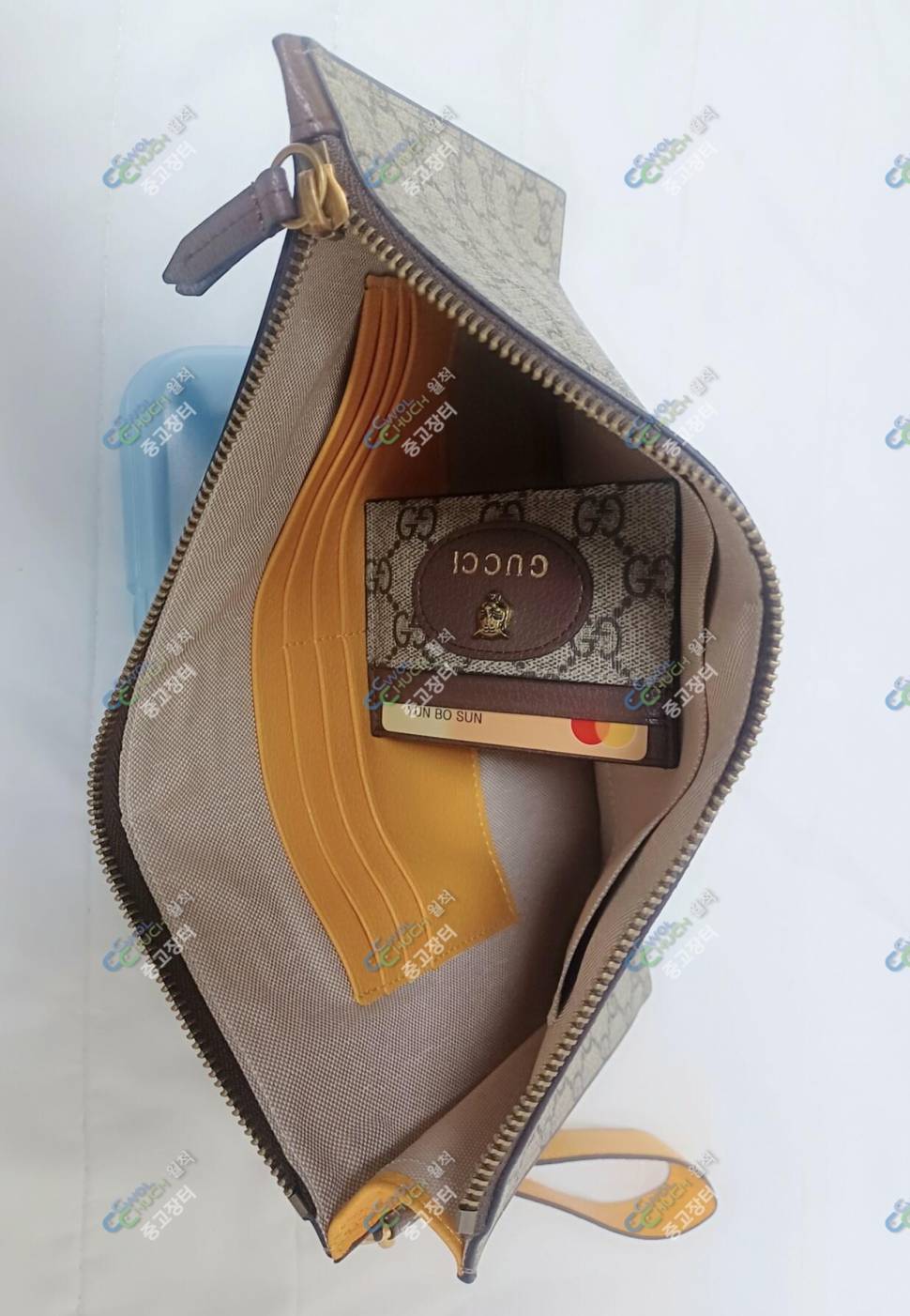 남자 V넥 니트 티셔츠 수프림 남성 가죽 클러치 (중고장터 - 비낚시용품)