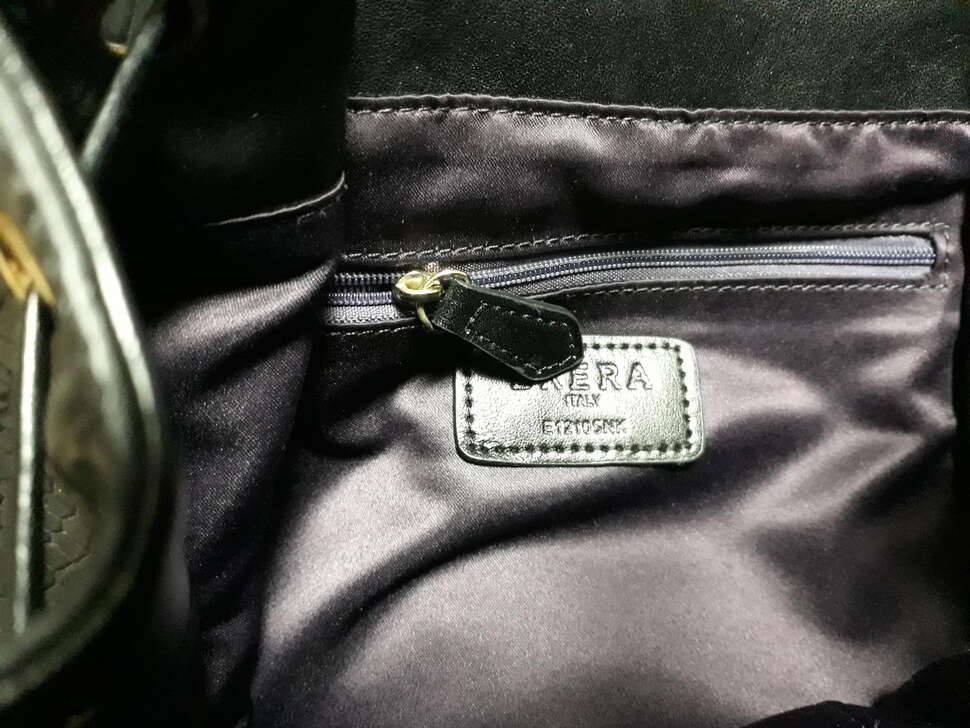 브레라 백팩 가방과 그외 두가지 입니다 (중고장터 - 비낚시용품)