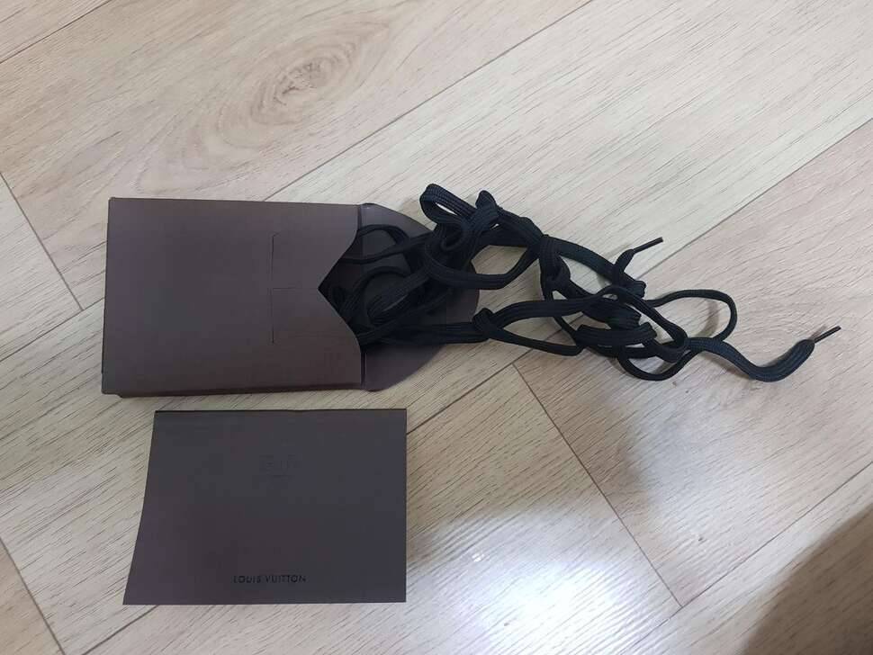 루이비통 정품 스니커즈 가격내림 (중고장터 - 비낚시용품)