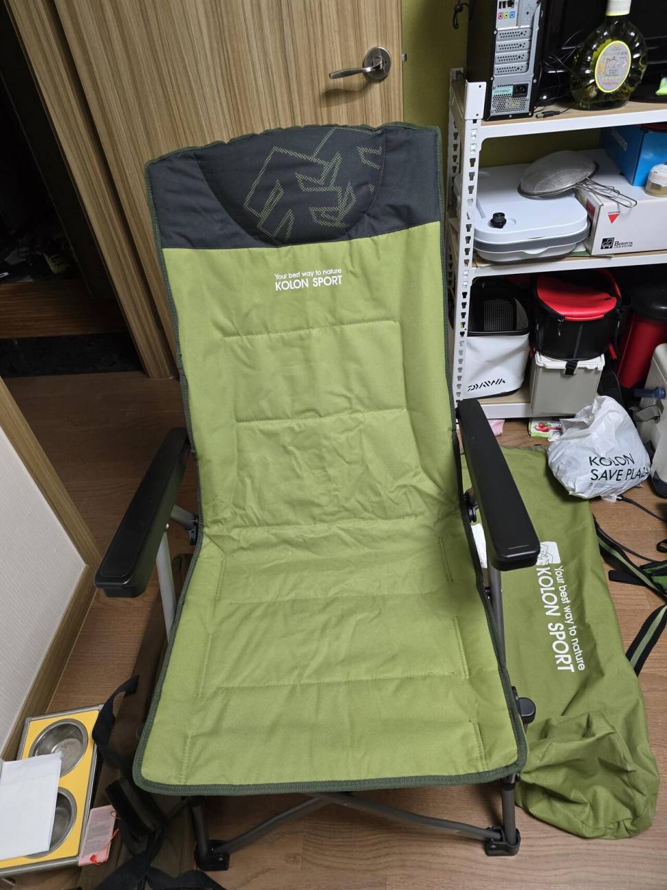 다이와 태클박스코오롱휴대용투버너최고급형코오롱릴렉스체어라푸마접이식야전침대 (중고장터 - 비낚시용품)
