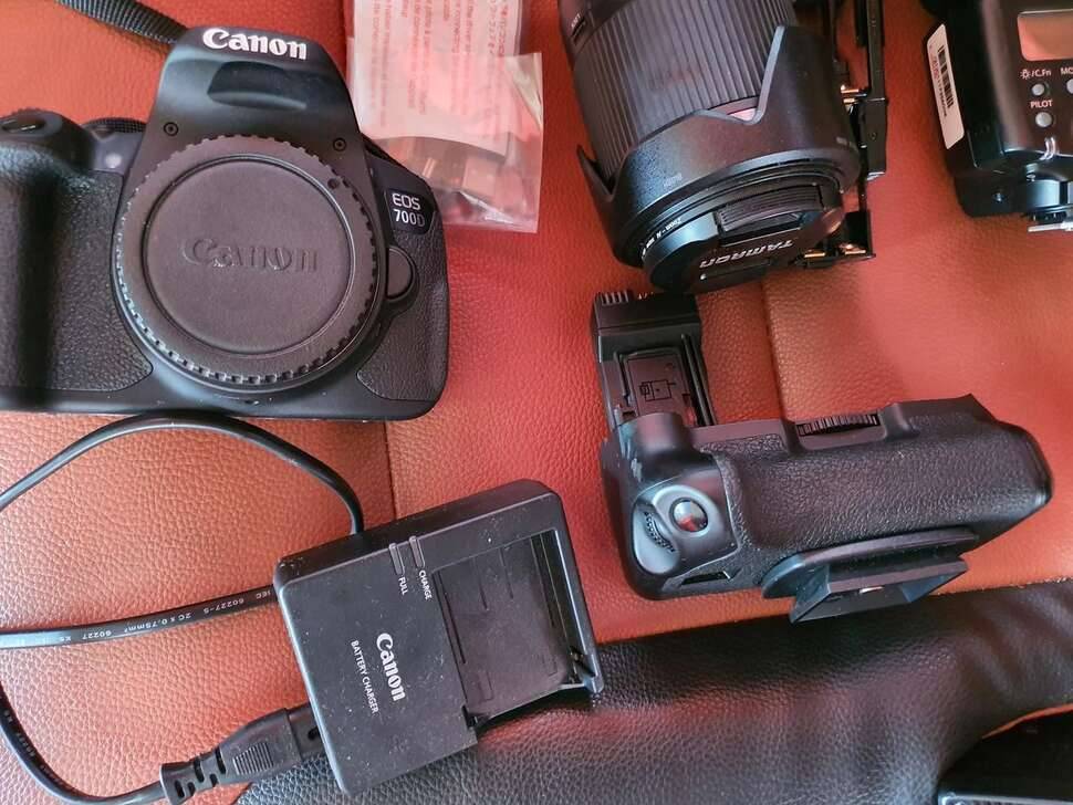 DSLR 캐논 700D팝니다 (중고장터 - 비낚시용품)