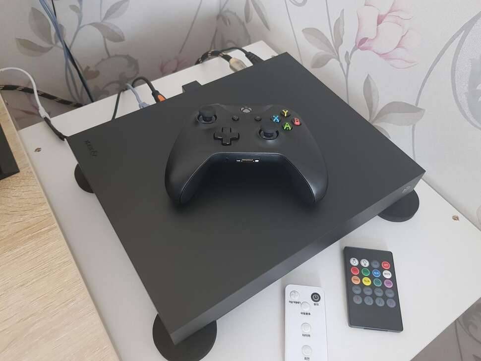 Lg32uk 550 4k hdr 모니터 xbox one x (중고장터 - 비낚시용품)