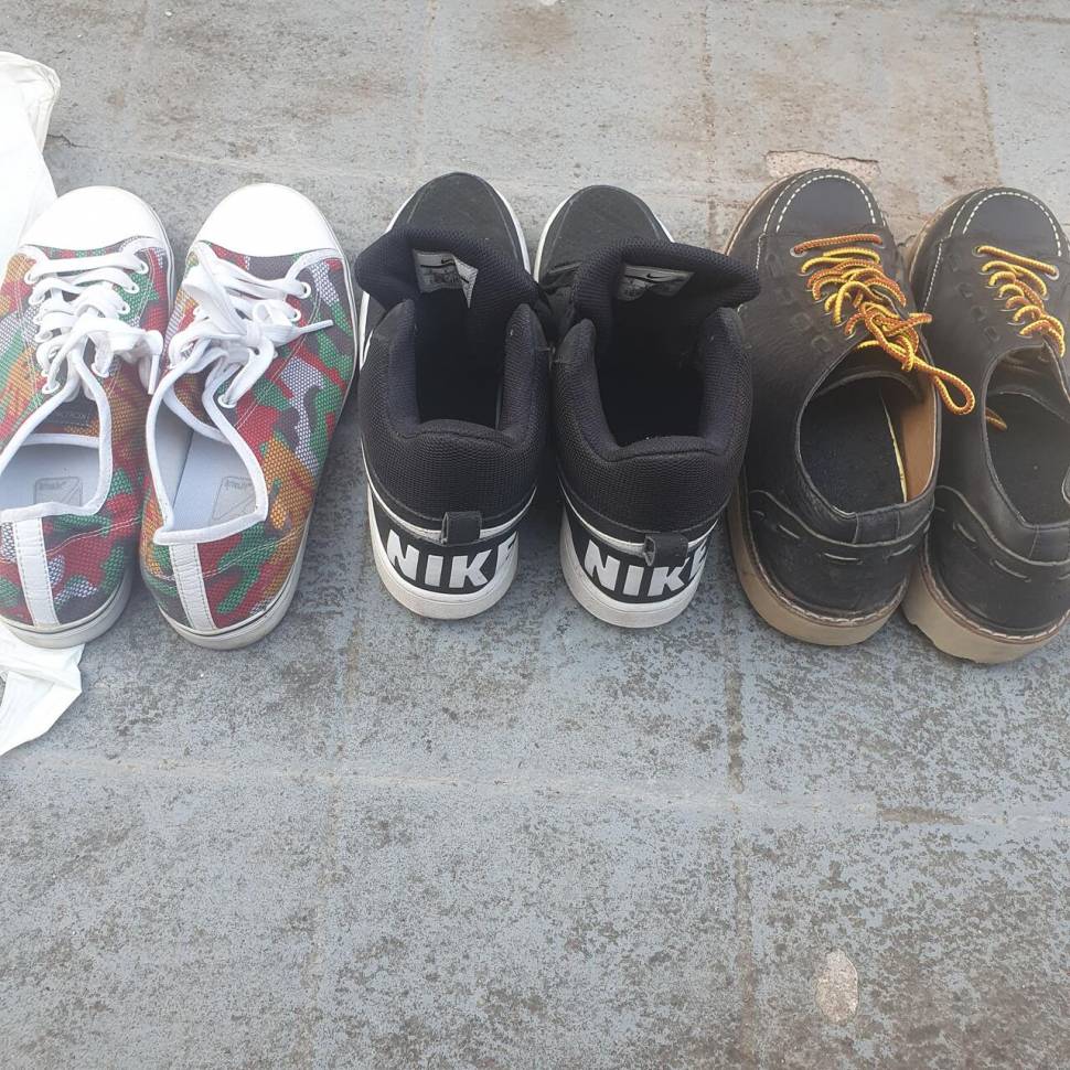 27080 남자운동화 몇켤레 (중고장터 - 비낚시용품)