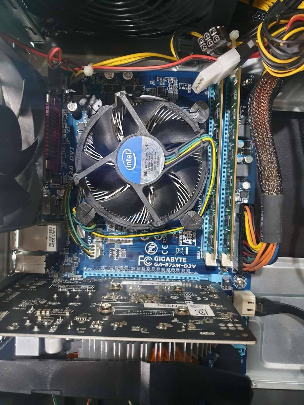 i53570 본체 분양 합니다 (중고장터 - 비낚시용품)
