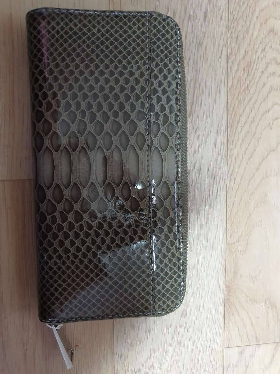 전자동 고속 무선충전 차량용 거치대 와 몇가지 입니다 (중고장터 - 비낚시용품)