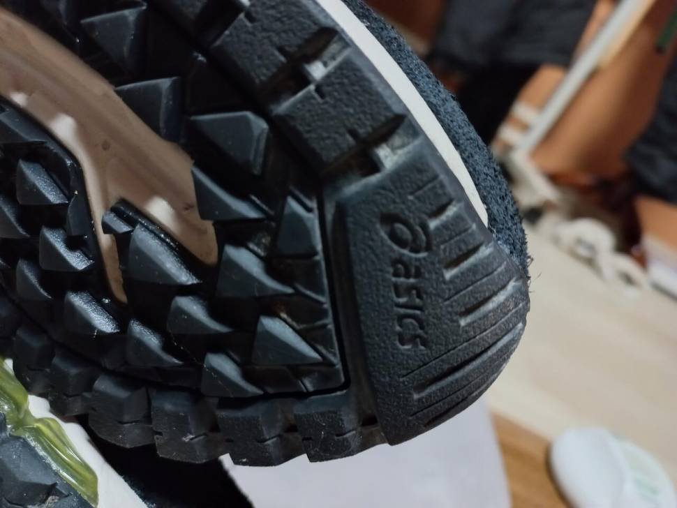 아식스 젤 난디 360 블랙 스모그265mm (중고장터 - 비낚시용품)
