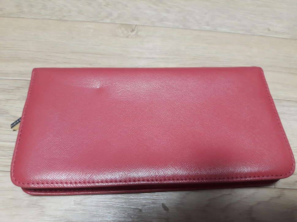 토리버치 장지갑과 쿠론 반지갑 입니다 (중고장터 - 비낚시용품)