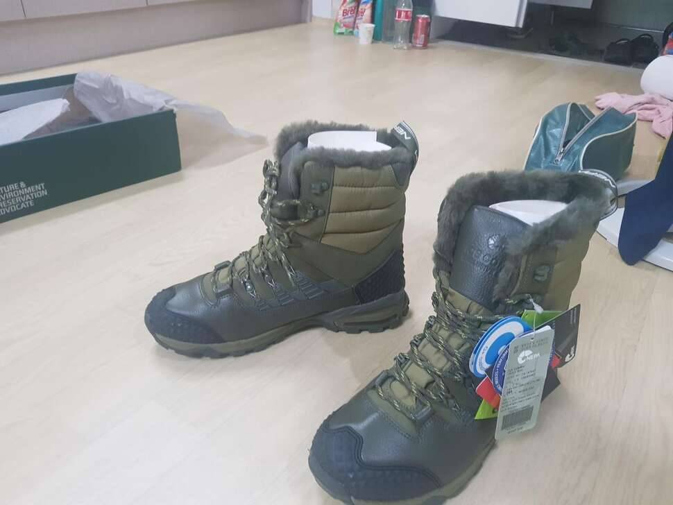 네파 방한화 팦니다280285mm고퀄리티고기능성 (중고장터 - 비낚시용품)