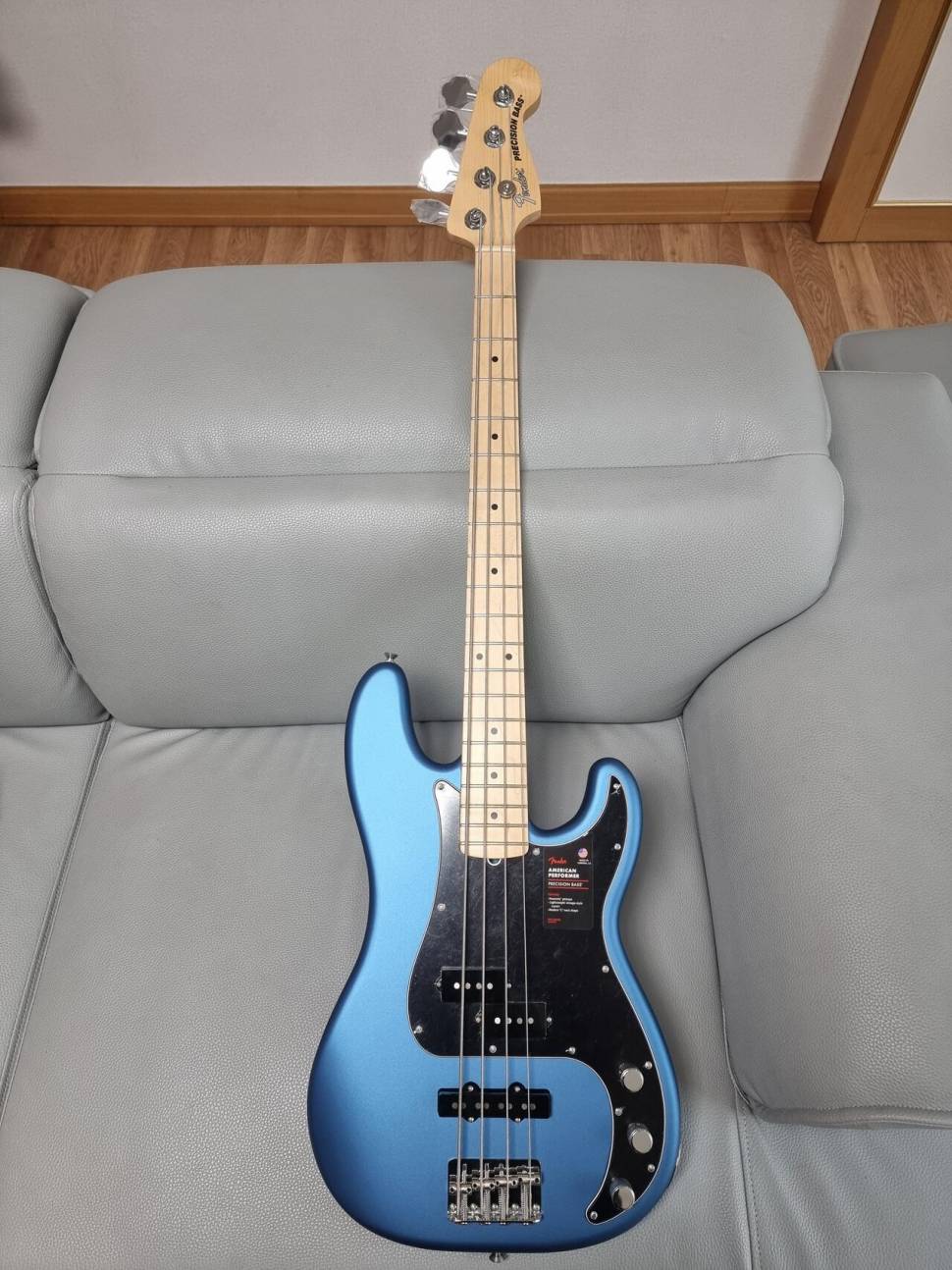 Fender 베이스기타 팝니다 (중고장터 - 비낚시용품)