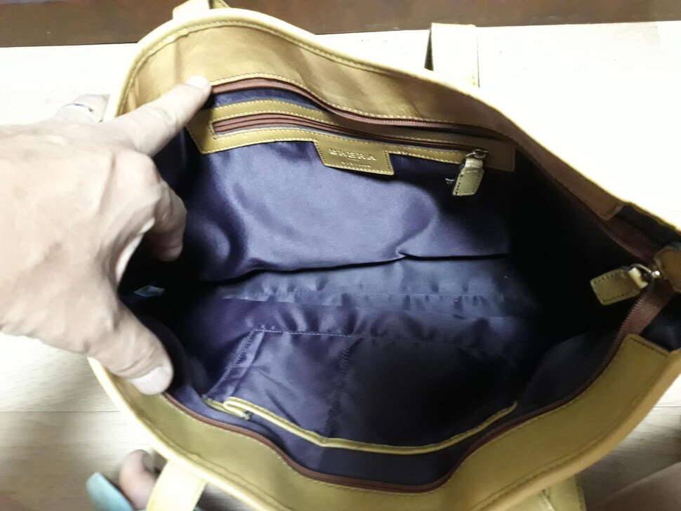 브레라 백팩 가방과 그외 두가지 입니다 (중고장터 - 비낚시용품)
