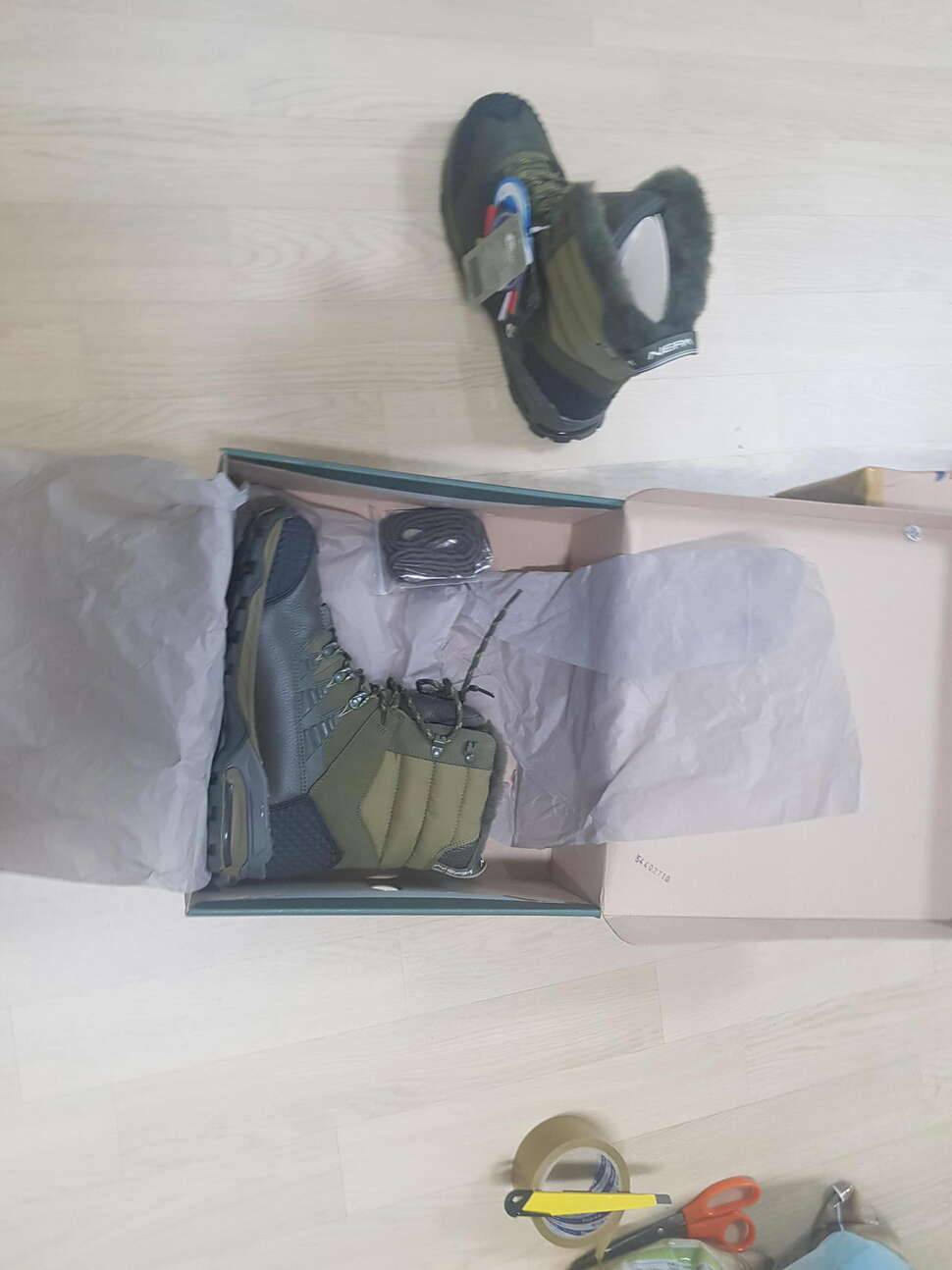 네파 방한화 팦니다280285mm고퀄리티고기능성 (중고장터 - 비낚시용품)