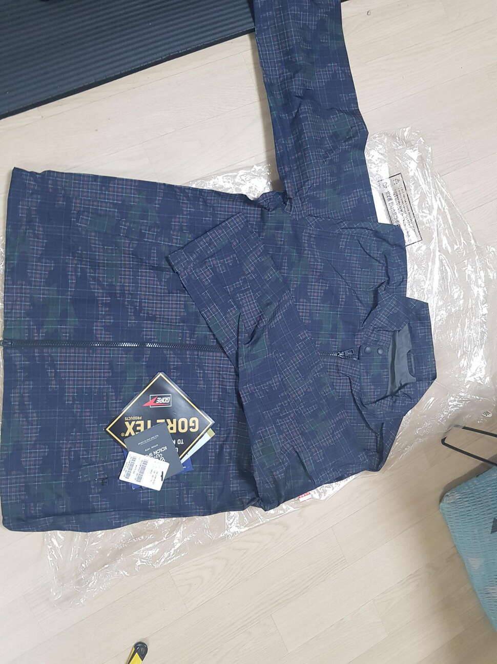 코오롱스포츠 고어텍스 자켓팝니다105네이비고기능 (중고장터 - 비낚시용품)