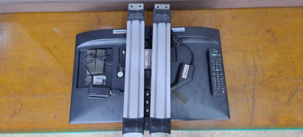 24인치 12v 차량용 티비 (중고장터 - 비낚시용품)