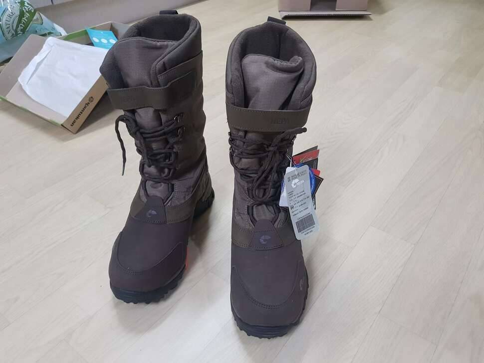 네파 방한화 팦니다280285mm고퀄리티고기능성 (중고장터 - 비낚시용품)