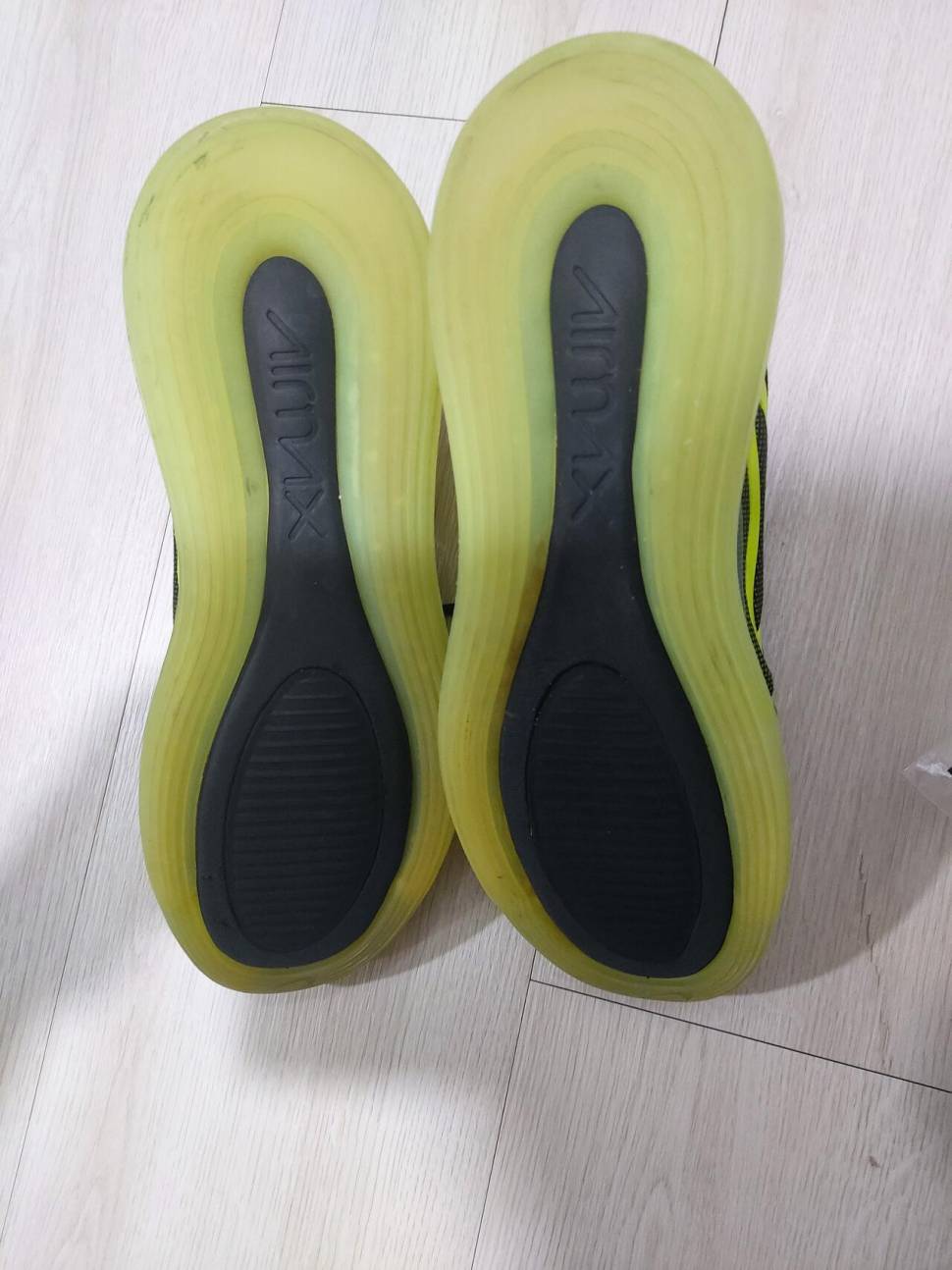 나이키에어맥스720 (중고장터 - 비낚시용품)