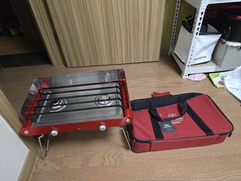 다이와 태클박스코오롱휴대용투버너최고급형코오롱릴렉스체어라푸마접이식야전침대 (중고장터 - 비낚시용품)