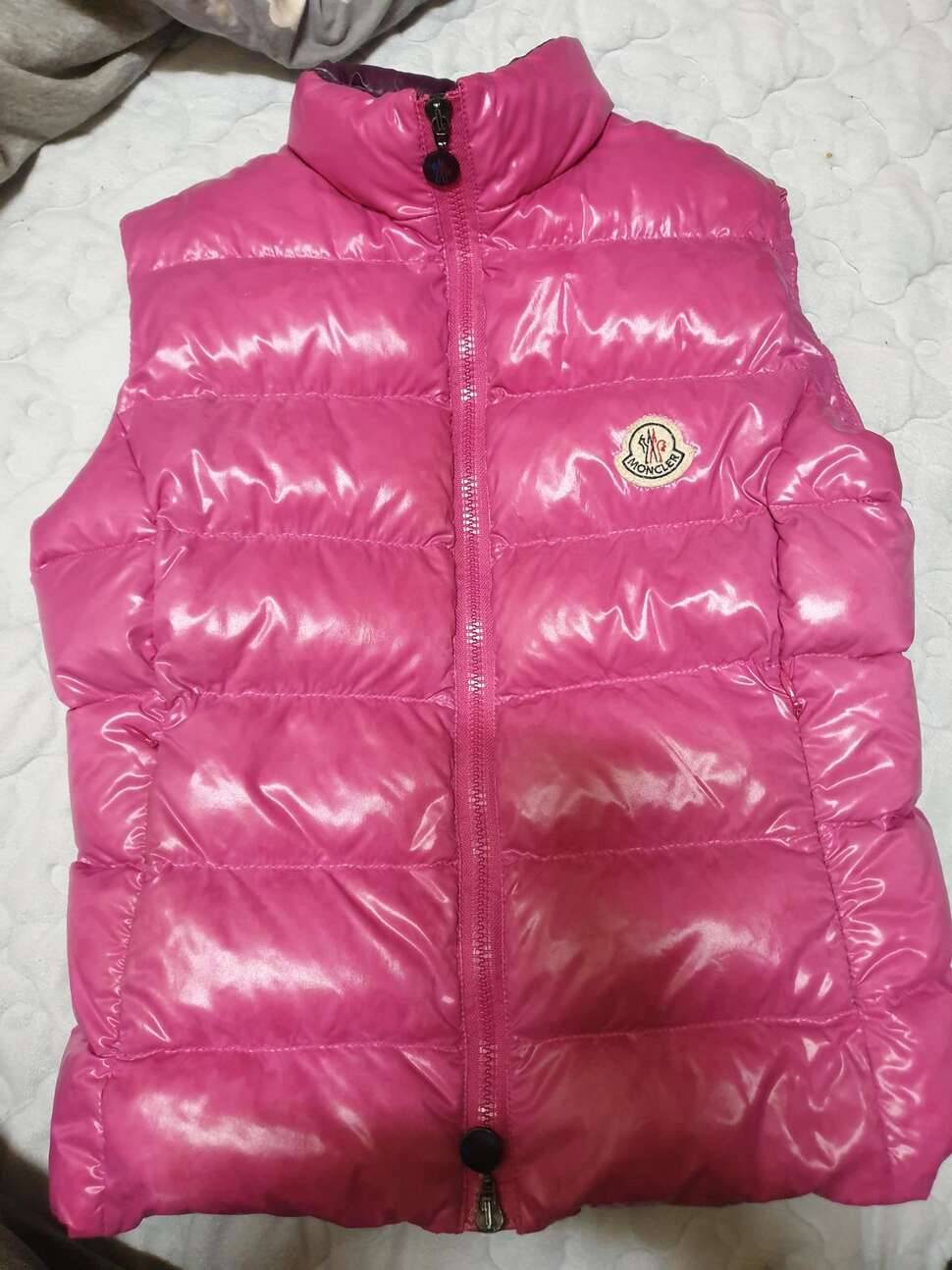 몽클레어 여성패딩조끼 정품팝니다 (중고장터 - 비낚시용품)