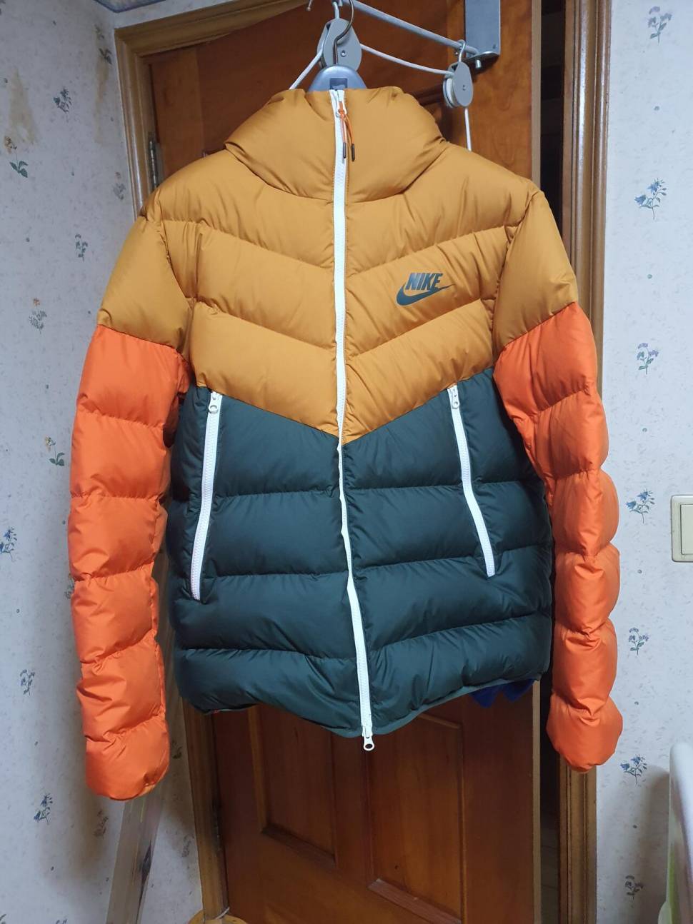 나이키 윈드러너 다운 패딩 (중고장터 - 비낚시용품)