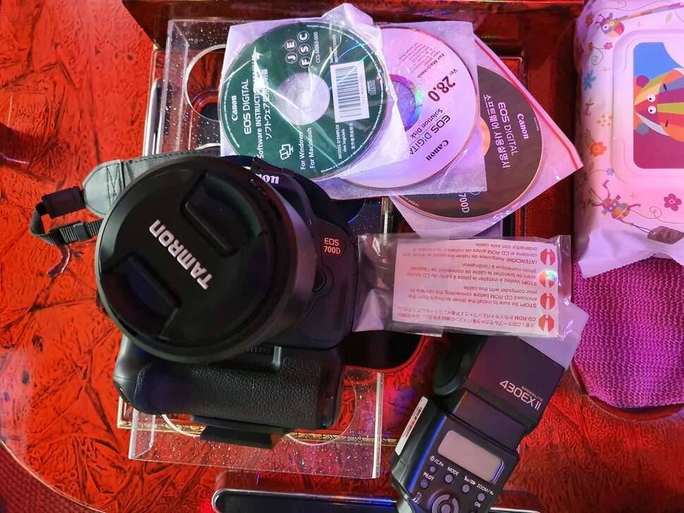 DSLR 캐논 700D팝니다 (중고장터 - 비낚시용품)