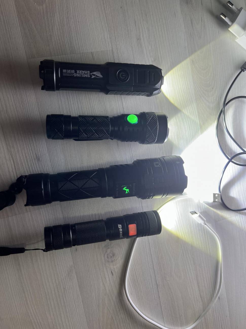 팔찌선글라스힙색스니커즈렌턴헬멧 (중고장터 - 비낚시용품)