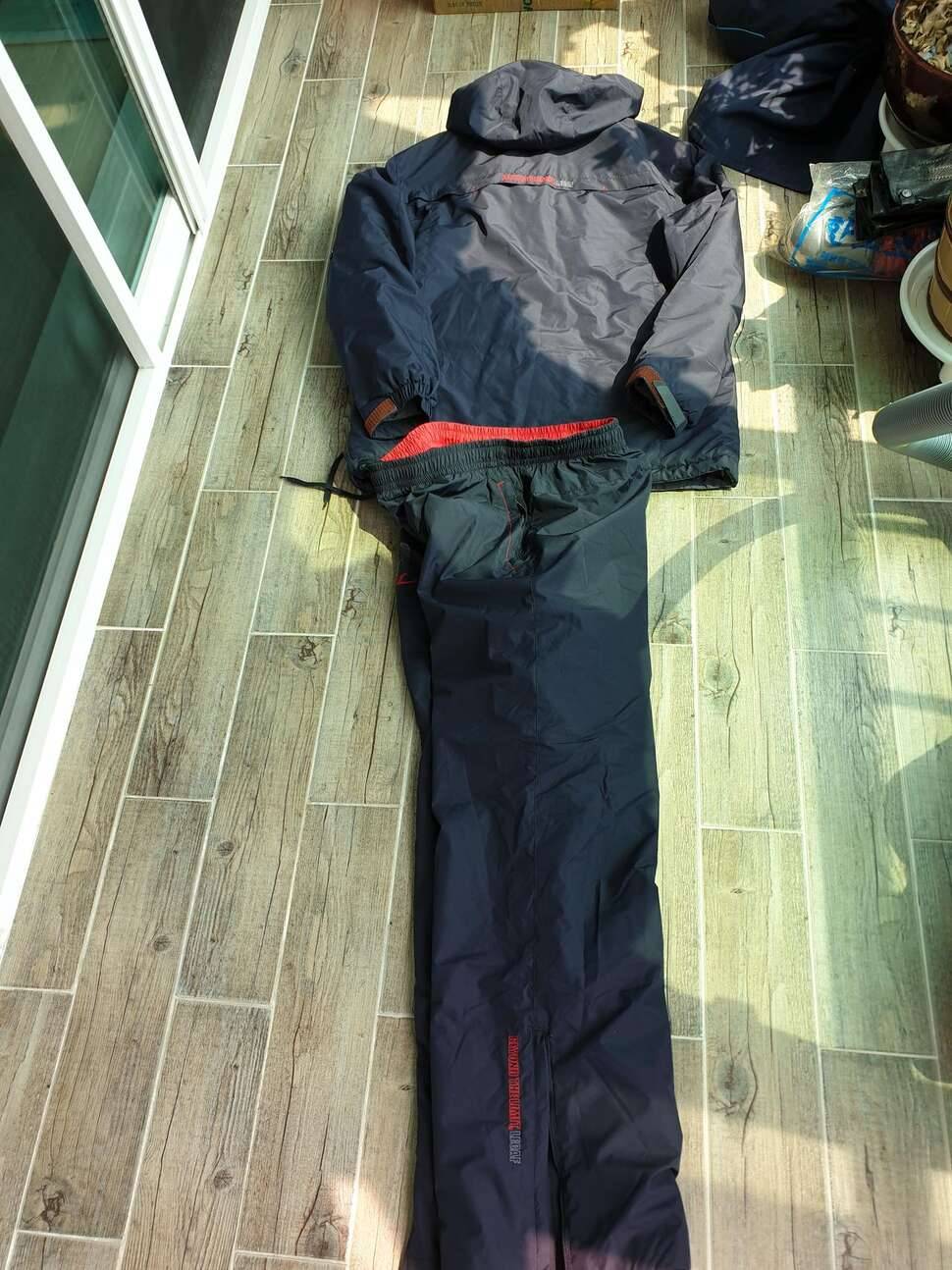 불용품 네파패딩 르카프 바람막이 (중고장터 - 비낚시용품)