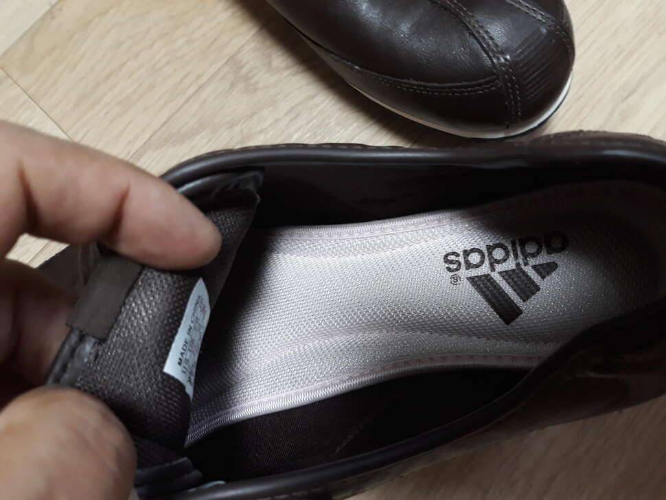 남자 아디다스 운동화 와 몇가지 입니다 (중고장터 - 비낚시용품)