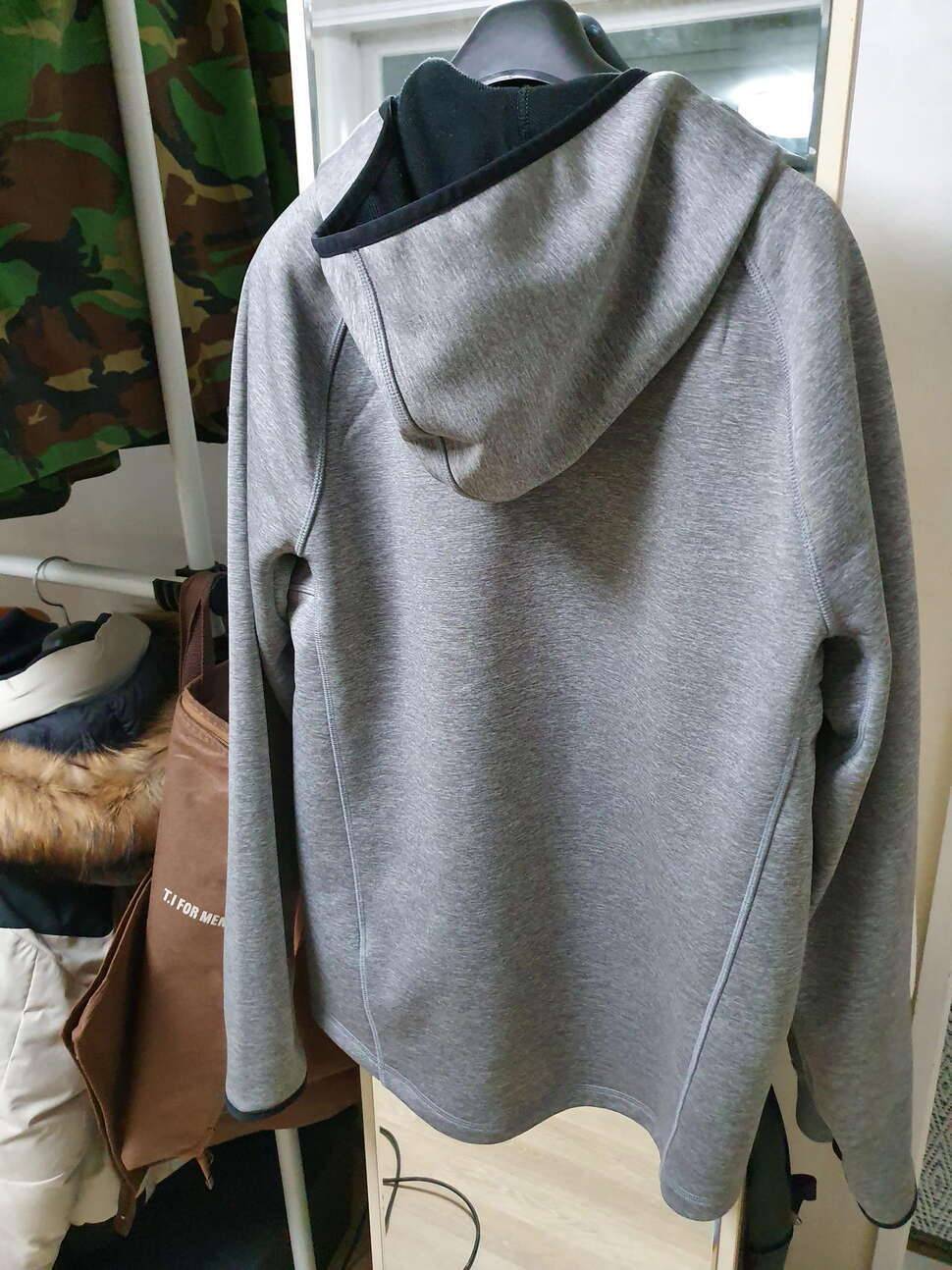 후드집업맨투맨티 등 팝니다 (중고장터 - 비낚시용품)