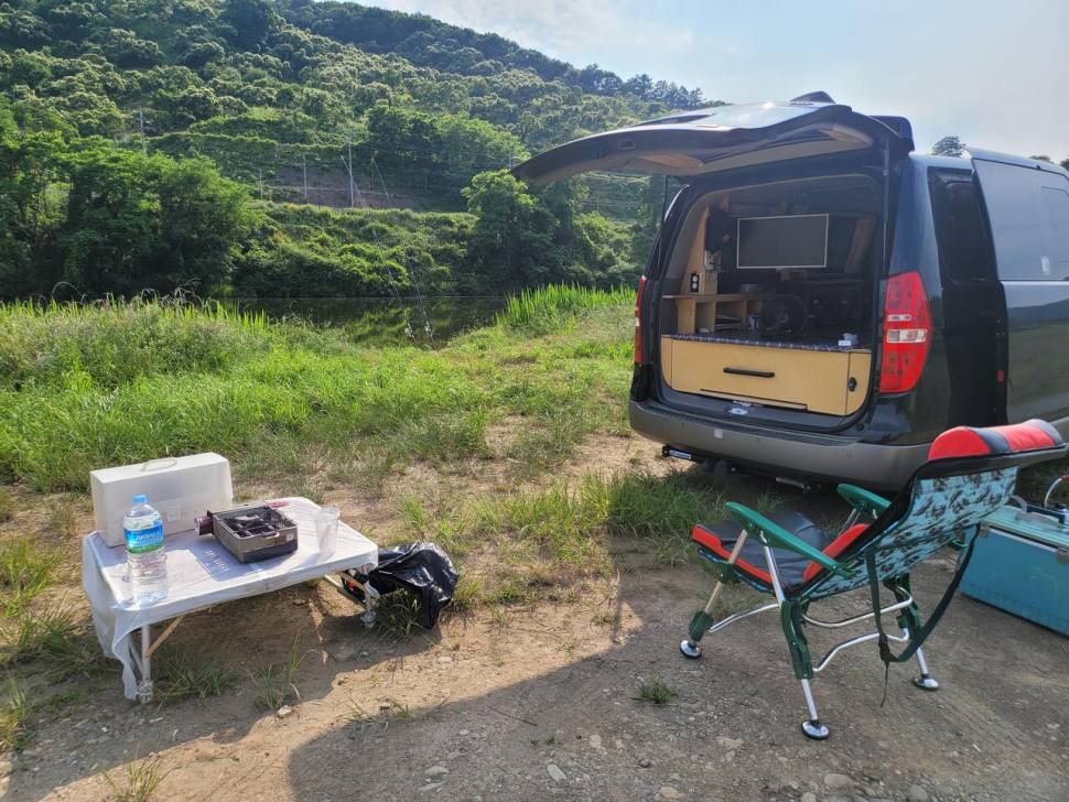 낚시차 그랜드 스타렉스 풀옵 4륜 (중고장터 - 비낚시용품)