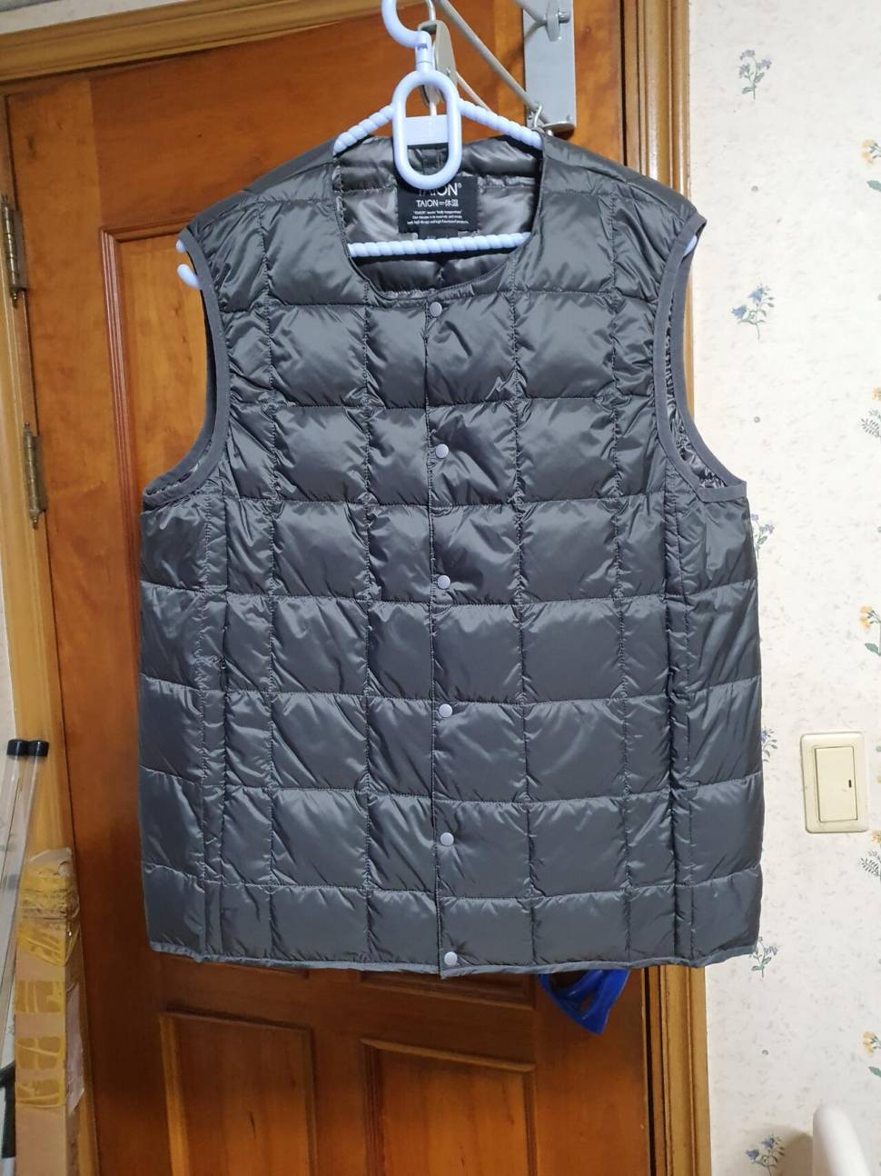 타이온 경량 다운 조끼 (중고장터 - 비낚시용품)