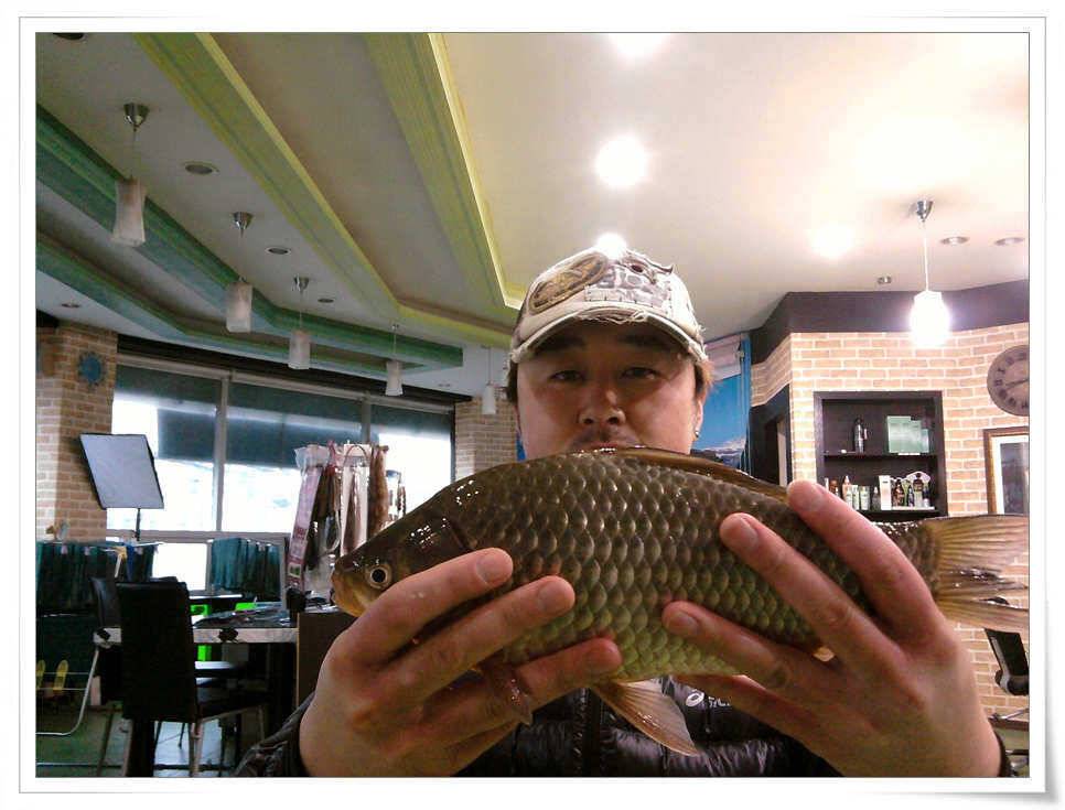 비는 월척을 불러오고올첫 월척입니다 (조황조행기 - 월척컵토종붕어챔피언십)
